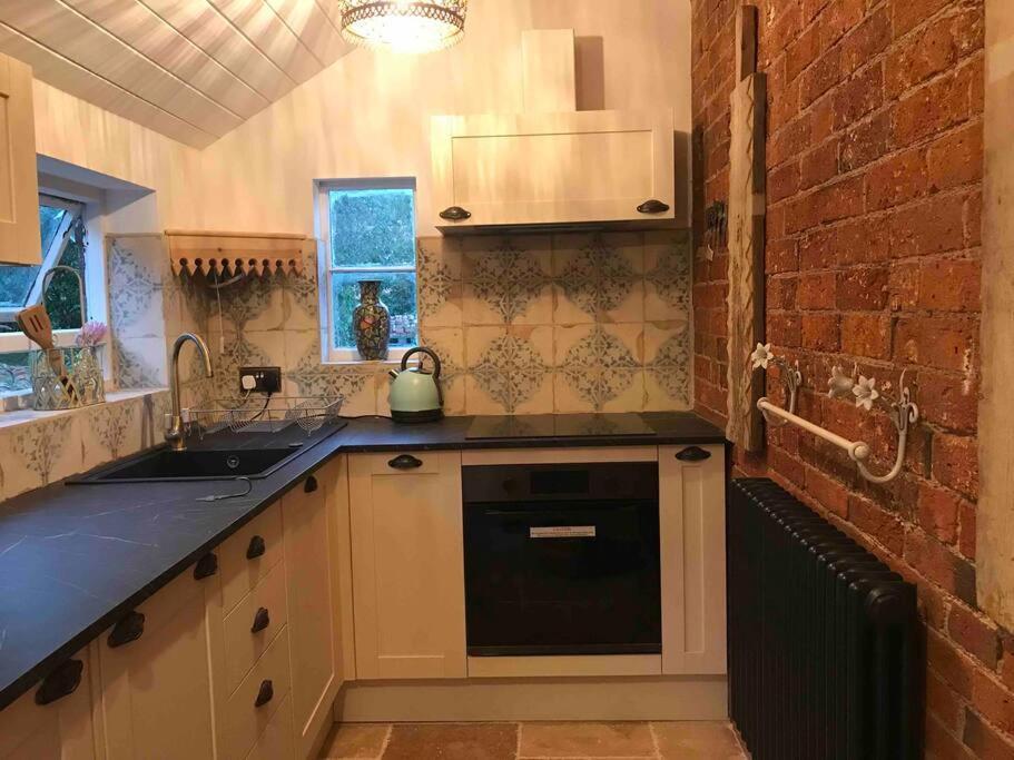 Priory Meadow Cottage Long Bennington エクステリア 写真